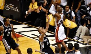 库里三分绝杀雷霆 库里三分绝杀雷霆